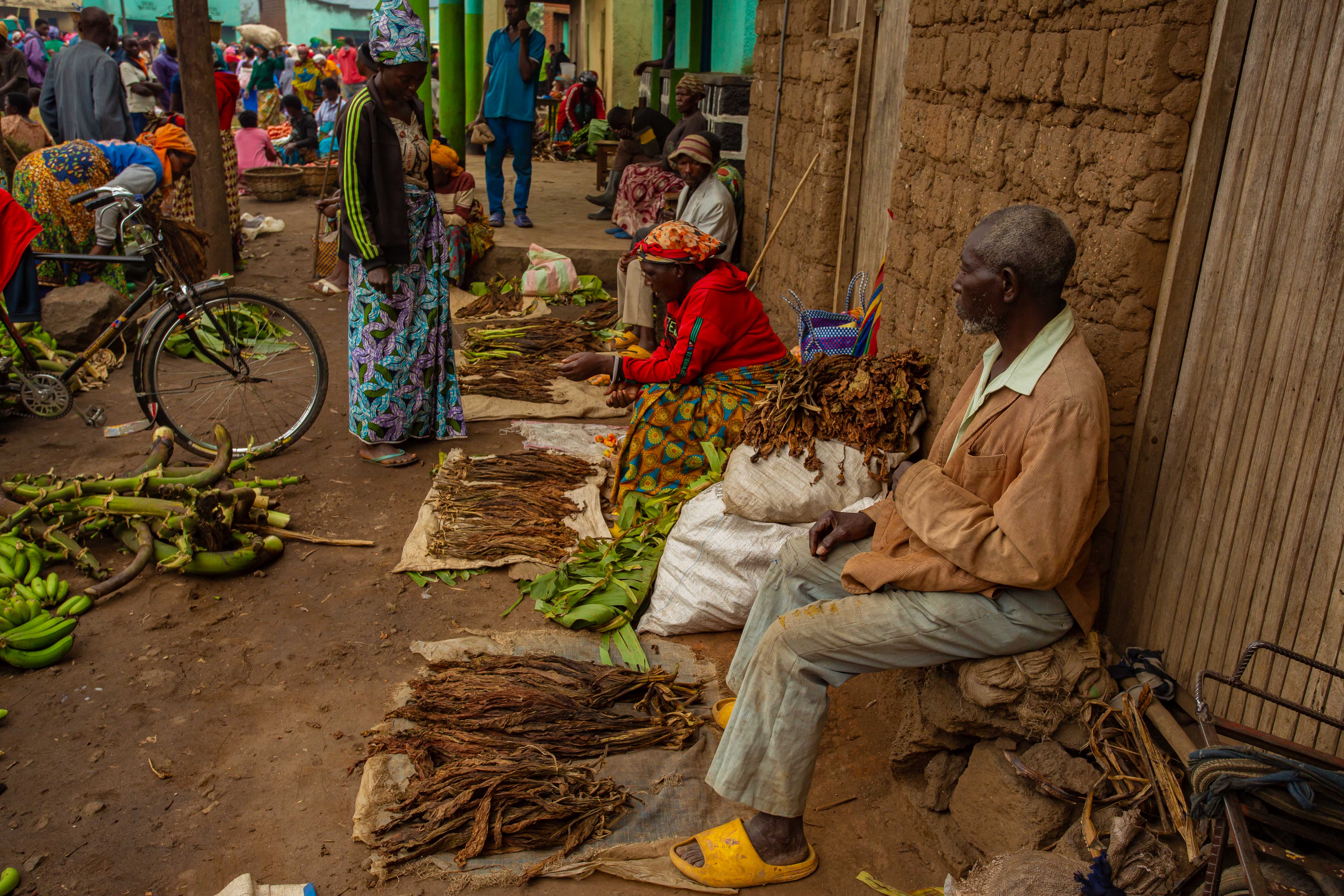 Traditional Cooking and Village Market Tour in Nyakinama